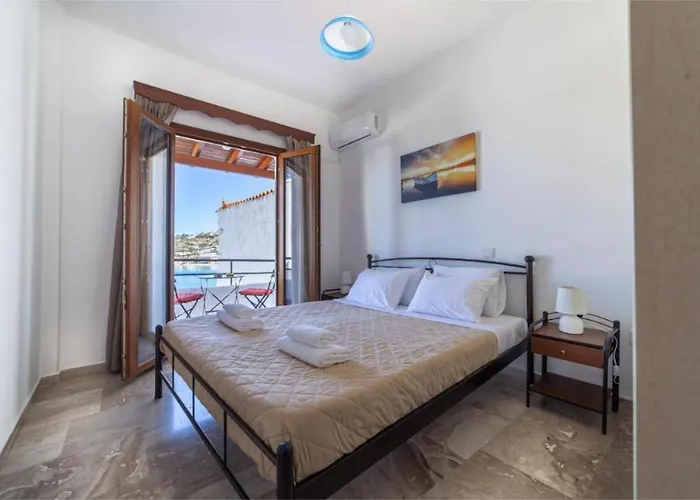 Virginia's House Mpatsi